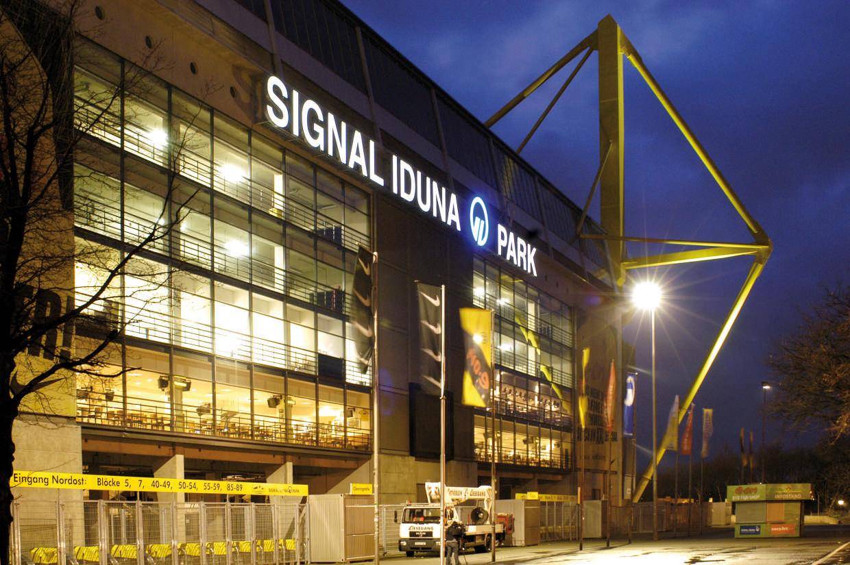Lichtwerbung Signal-Iduna Park